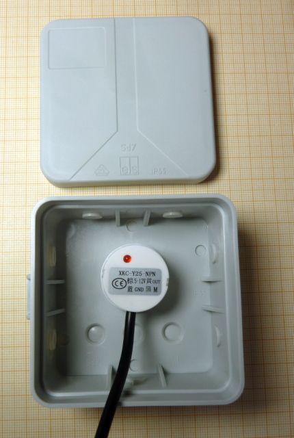 Waterlevel-Sensor-XKC-Y25-NPN-in-AP-Dose-6x4-P1360165.JPG