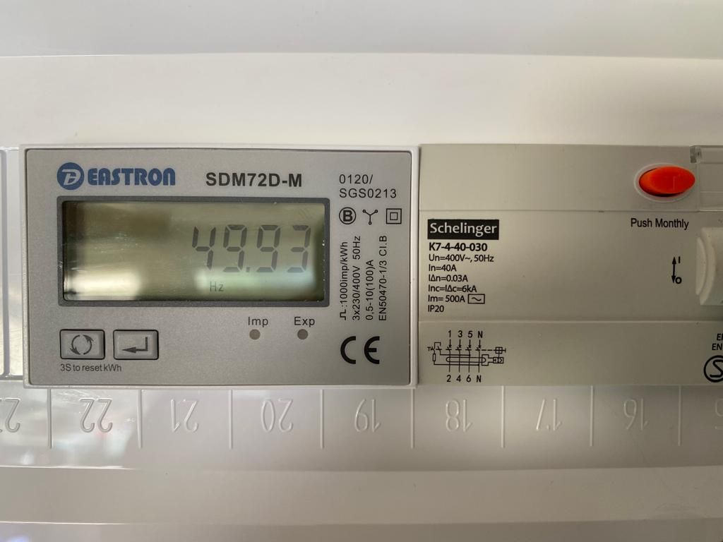 948f6db1-b26d-4bf2-9c21-b6768c4a3d96.jpg